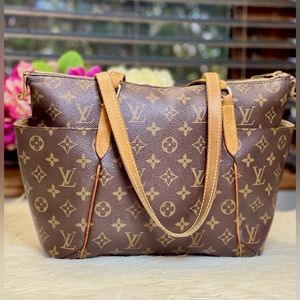 Authentic LOUIS VUITTON Monogram Totally PM bag